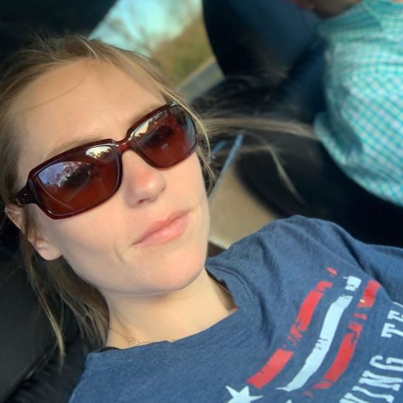 Meet your Posher, Kristen - Picture 1 of 1